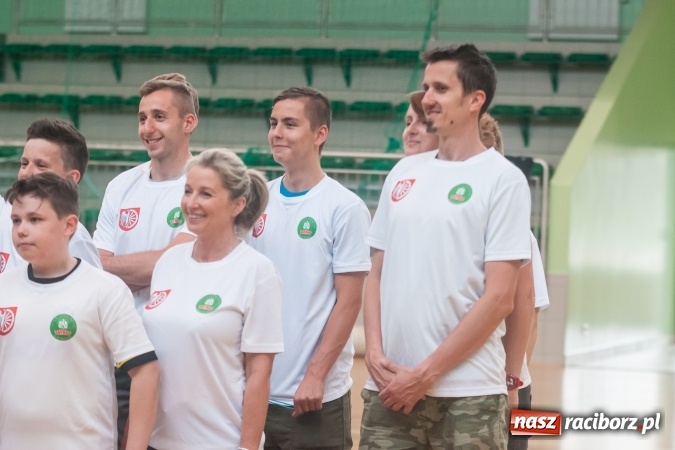 Zdjęcie w galerii na portalu naszraciborz.pl: Młodzi adepci siatkówki zagrali dla swoich mam już po raz piąty wiadomości z regionu