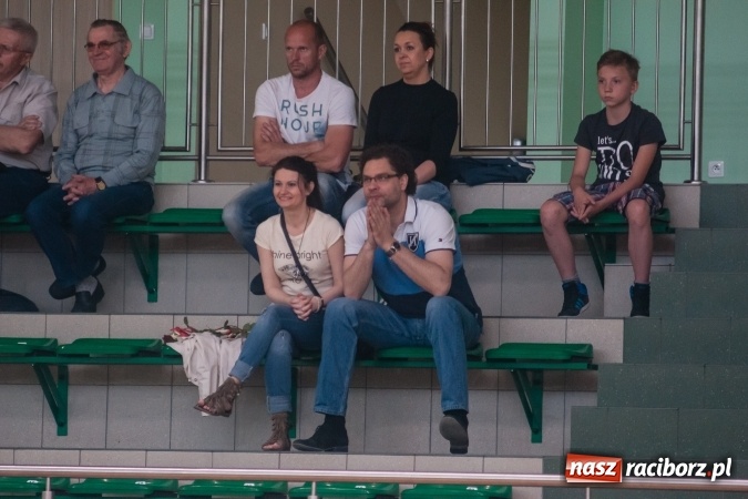 Zdjęcie w galerii na portalu naszraciborz.pl: Młodzi adepci siatkówki zagrali dla swoich mam już po raz piąty wiadomości z regionu