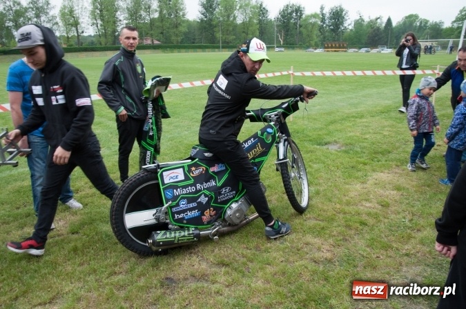 Zdjęcie w galerii na portalu naszraciborz.pl: Pospolite ruszenie dobrych serc. Razem dla Kewina w Rudach wiadomości z regionu
