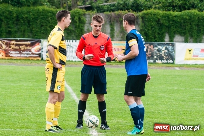 Zdjęcie w galerii na portalu naszraciborz.pl: C klasa: Szalone dziewięć minut Zabełkowa wiadomości z regionu