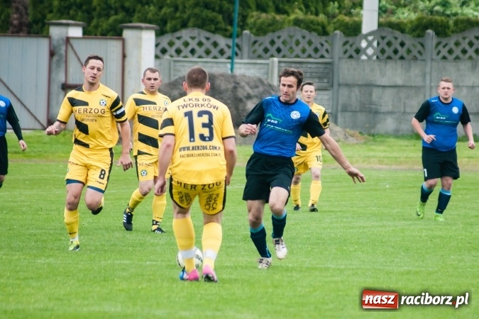 Zdjęcie w galerii na portalu naszraciborz.pl: C klasa: Szalone dziewięć minut Zabełkowa wiadomości z regionu