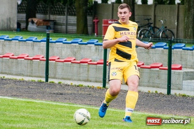 Zdjęcie w galerii na portalu naszraciborz.pl: C klasa: Szalone dziewięć minut Zabełkowa wiadomości z regionu