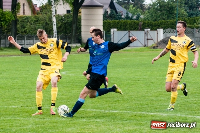 Zdjęcie w galerii na portalu naszraciborz.pl: C klasa: Szalone dziewięć minut Zabełkowa wiadomości z regionu