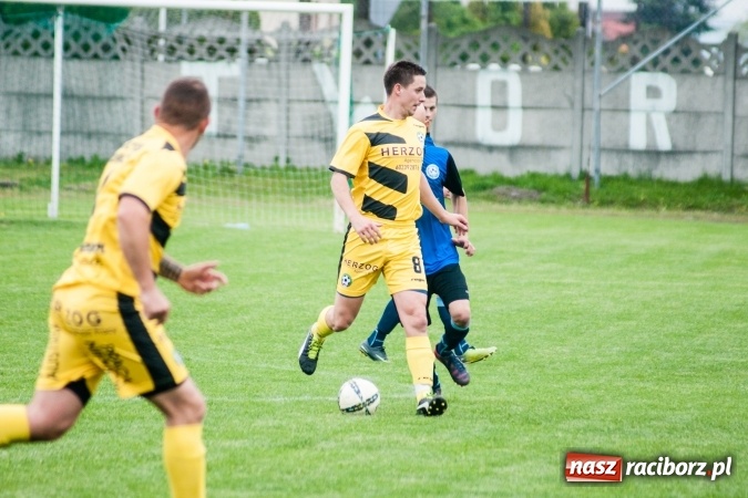 Zdjęcie w galerii na portalu naszraciborz.pl: C klasa: Szalone dziewięć minut Zabełkowa wiadomości z regionu