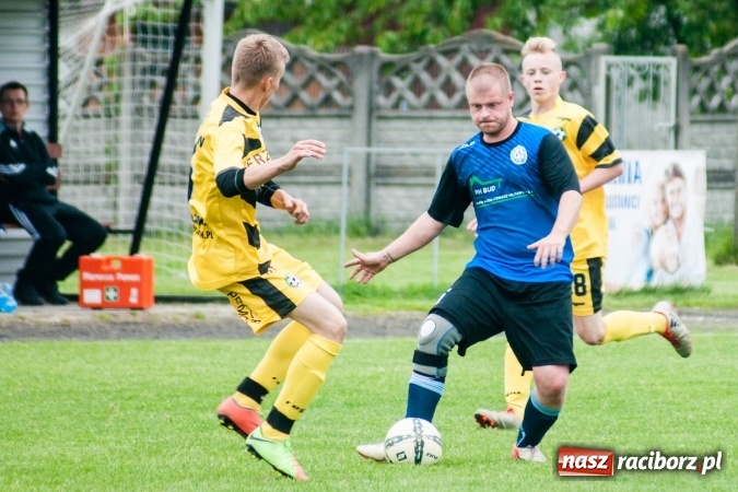 Zdjęcie w galerii na portalu naszraciborz.pl: C klasa: Szalone dziewięć minut Zabełkowa wiadomości z regionu