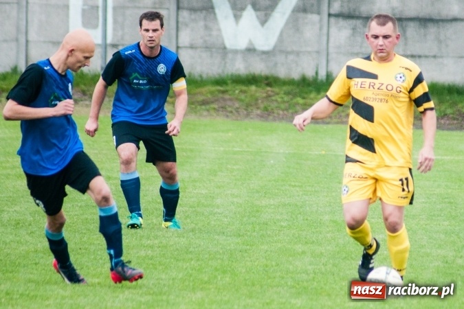 Zdjęcie w galerii na portalu naszraciborz.pl: C klasa: Szalone dziewięć minut Zabełkowa wiadomości z regionu