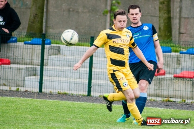 Zdjęcie w galerii na portalu naszraciborz.pl: C klasa: Szalone dziewięć minut Zabełkowa wiadomości z regionu