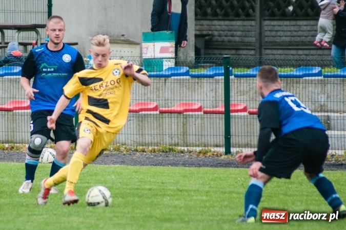 Zdjęcie w galerii na portalu naszraciborz.pl: C klasa: Szalone dziewięć minut Zabełkowa wiadomości z regionu