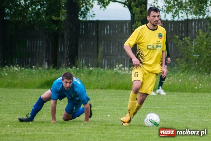 Zdjęcie w galerii na portalu naszraciborz.pl: Choć Owsiszcze się starały, to liderowi nie sprostały wiadomości z regionu