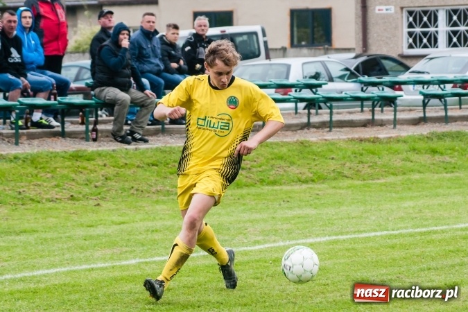 Zdjęcie w galerii na portalu naszraciborz.pl: Choć Owsiszcze się starały, to liderowi nie sprostały wiadomości z regionu