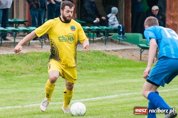 Zdjęcie w galerii na portalu naszraciborz.pl: Choć Owsiszcze się starały, to liderowi nie sprostały wiadomości z regionu