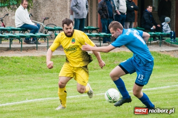 Zdjęcie w galerii na portalu naszraciborz.pl: Choć Owsiszcze się starały, to liderowi nie sprostały wiadomości z regionu