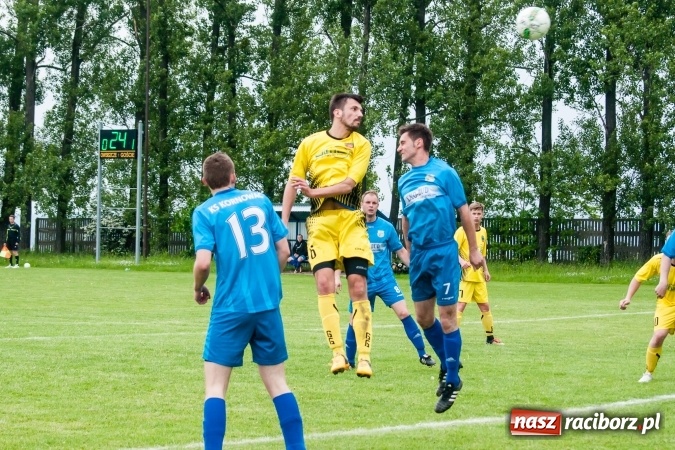 Zdjęcie w galerii na portalu naszraciborz.pl: Choć Owsiszcze się starały, to liderowi nie sprostały wiadomości z regionu