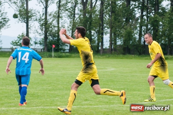 Zdjęcie w galerii na portalu naszraciborz.pl: Choć Owsiszcze się starały, to liderowi nie sprostały wiadomości z regionu