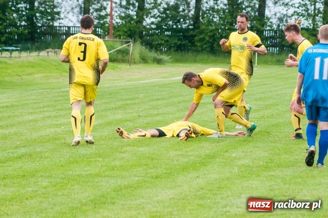 Zdjęcie w galerii na portalu naszraciborz.pl: Choć Owsiszcze się starały, to liderowi nie sprostały wiadomości z regionu