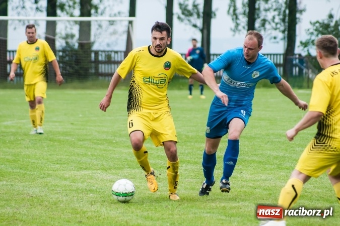 Zdjęcie w galerii na portalu naszraciborz.pl: Choć Owsiszcze się starały, to liderowi nie sprostały wiadomości z regionu