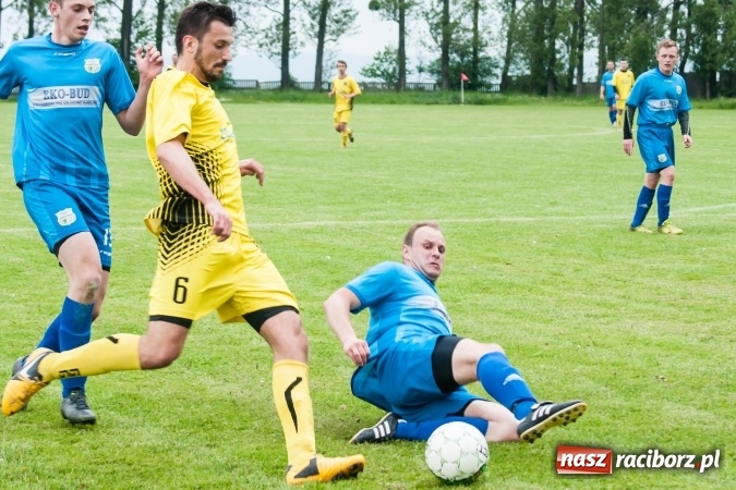 Zdjęcie w galerii na portalu naszraciborz.pl: Choć Owsiszcze się starały, to liderowi nie sprostały wiadomości z regionu