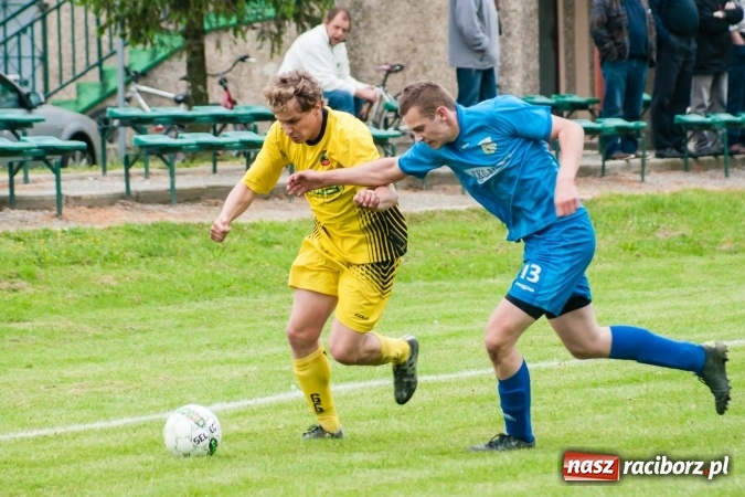 Zdjęcie w galerii na portalu naszraciborz.pl: Choć Owsiszcze się starały, to liderowi nie sprostały wiadomości z regionu