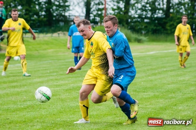 Zdjęcie w galerii na portalu naszraciborz.pl: Choć Owsiszcze się starały, to liderowi nie sprostały wiadomości z regionu