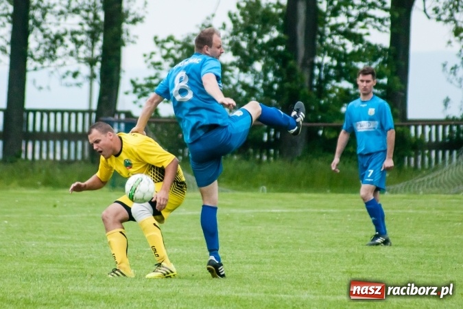 Zdjęcie w galerii na portalu naszraciborz.pl: Choć Owsiszcze się starały, to liderowi nie sprostały wiadomości z regionu