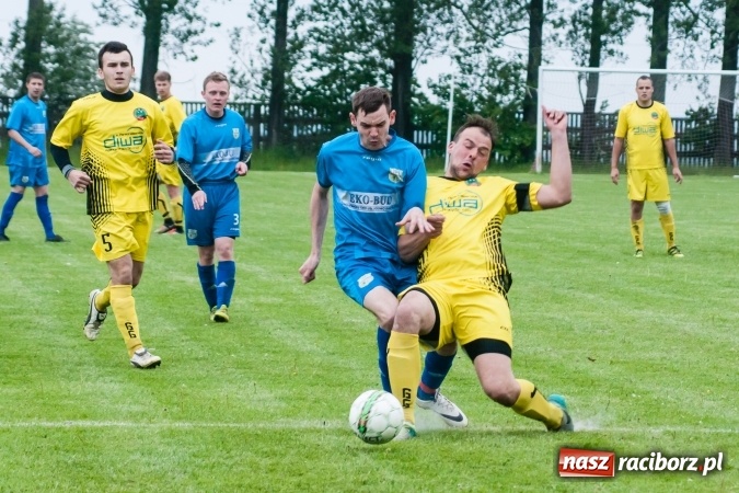 Zdjęcie w galerii na portalu naszraciborz.pl: Choć Owsiszcze się starały, to liderowi nie sprostały wiadomości z regionu