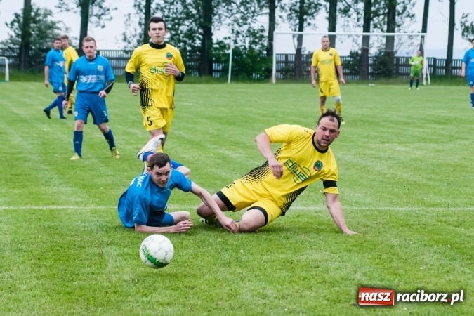 Zdjęcie w galerii na portalu naszraciborz.pl: Choć Owsiszcze się starały, to liderowi nie sprostały wiadomości z regionu