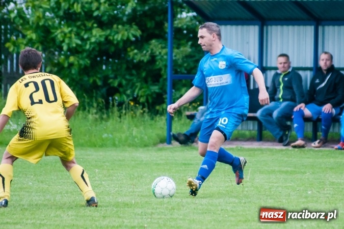 Zdjęcie w galerii na portalu naszraciborz.pl: Choć Owsiszcze się starały, to liderowi nie sprostały wiadomości z regionu