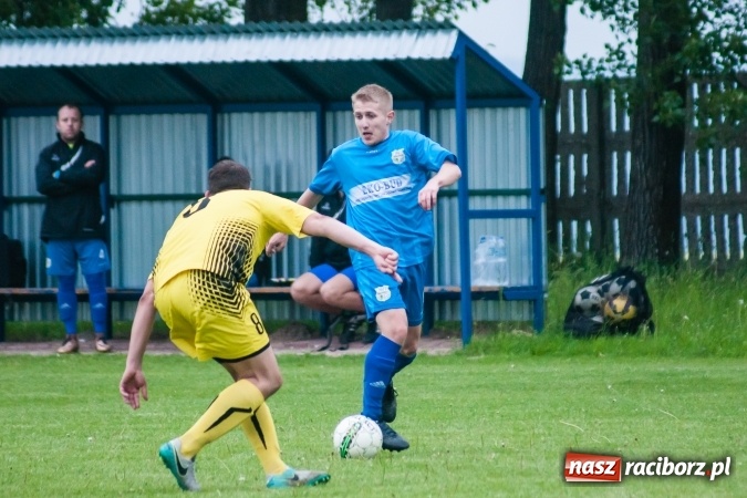 Zdjęcie w galerii na portalu naszraciborz.pl: Choć Owsiszcze się starały, to liderowi nie sprostały wiadomości z regionu