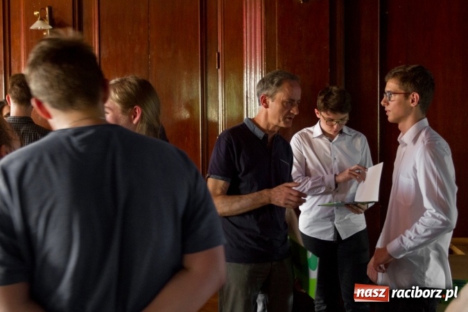 Zdjęcie w galerii na portalu naszraciborz.pl: W Kasprowiczu dyskutowano o odnawialnych źródłach energii  wiadomości z regionu