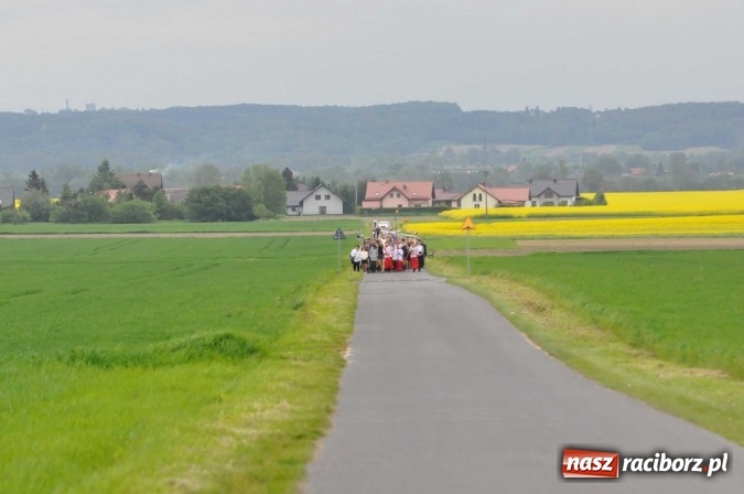 Zdjęcie w galerii na portalu naszraciborz.pl: W gościnie u świętego Urbana. Parafianie z Tworkowa, Bolesławia i czeskiej Haci na międzynarodowym odpuście wiadomości z regionu