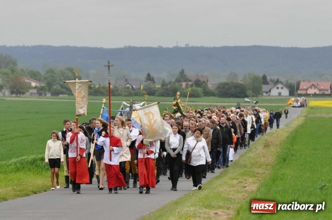 Zdjęcie w galerii na portalu naszraciborz.pl: W gościnie u świętego Urbana. Parafianie z Tworkowa, Bolesławia i czeskiej Haci na międzynarodowym odpuście wiadomości z regionu
