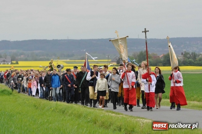 Zdjęcie w galerii na portalu naszraciborz.pl: W gościnie u świętego Urbana. Parafianie z Tworkowa, Bolesławia i czeskiej Haci na międzynarodowym odpuście wiadomości z regionu
