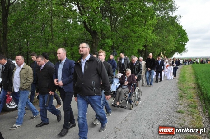 Zdjęcie w galerii na portalu naszraciborz.pl: W gościnie u świętego Urbana. Parafianie z Tworkowa, Bolesławia i czeskiej Haci na międzynarodowym odpuście wiadomości z regionu