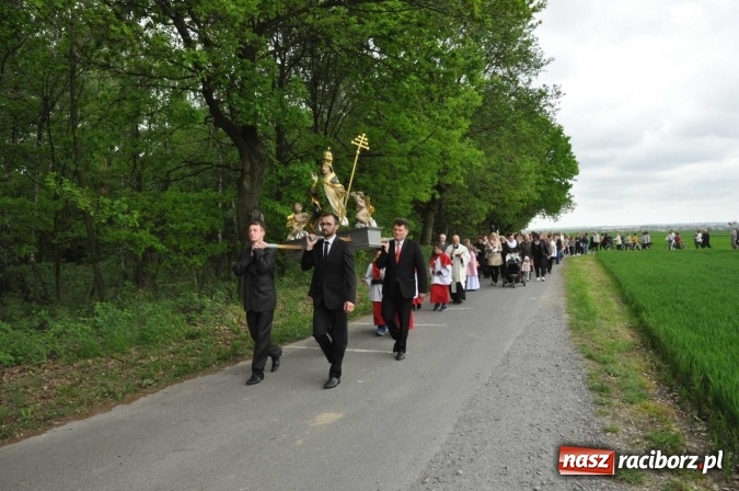 Zdjęcie w galerii na portalu naszraciborz.pl: W gościnie u świętego Urbana. Parafianie z Tworkowa, Bolesławia i czeskiej Haci na międzynarodowym odpuście wiadomości z regionu