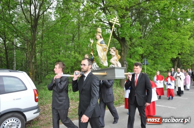 Zdjęcie w galerii na portalu naszraciborz.pl: W gościnie u świętego Urbana. Parafianie z Tworkowa, Bolesławia i czeskiej Haci na międzynarodowym odpuście wiadomości z regionu