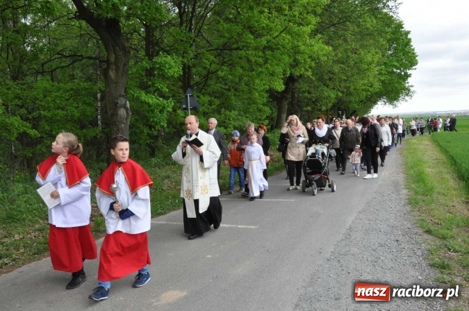 Zdjęcie w galerii na portalu naszraciborz.pl: W gościnie u świętego Urbana. Parafianie z Tworkowa, Bolesławia i czeskiej Haci na międzynarodowym odpuście wiadomości z regionu
