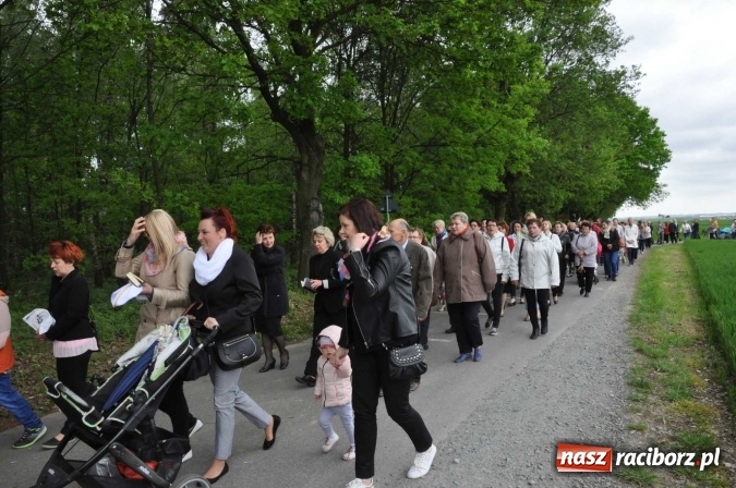 Zdjęcie w galerii na portalu naszraciborz.pl: W gościnie u świętego Urbana. Parafianie z Tworkowa, Bolesławia i czeskiej Haci na międzynarodowym odpuście wiadomości z regionu