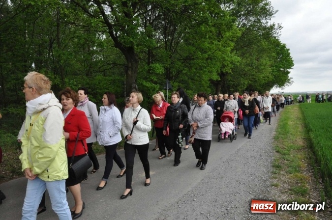 Zdjęcie w galerii na portalu naszraciborz.pl: W gościnie u świętego Urbana. Parafianie z Tworkowa, Bolesławia i czeskiej Haci na międzynarodowym odpuście wiadomości z regionu