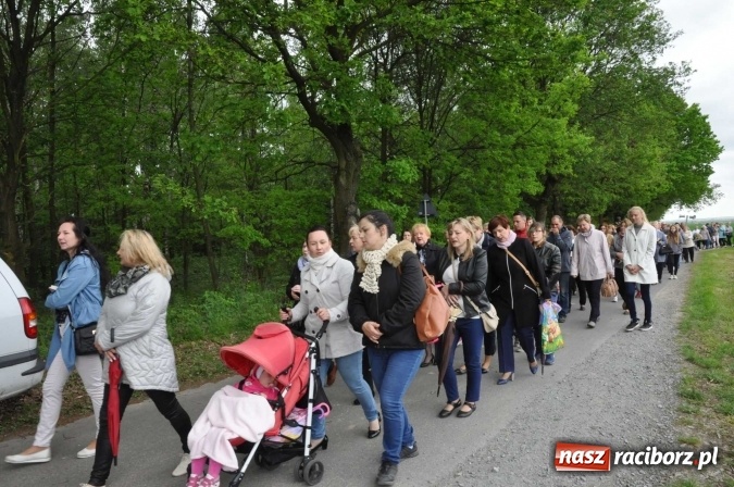 Zdjęcie w galerii na portalu naszraciborz.pl: W gościnie u świętego Urbana. Parafianie z Tworkowa, Bolesławia i czeskiej Haci na międzynarodowym odpuście wiadomości z regionu