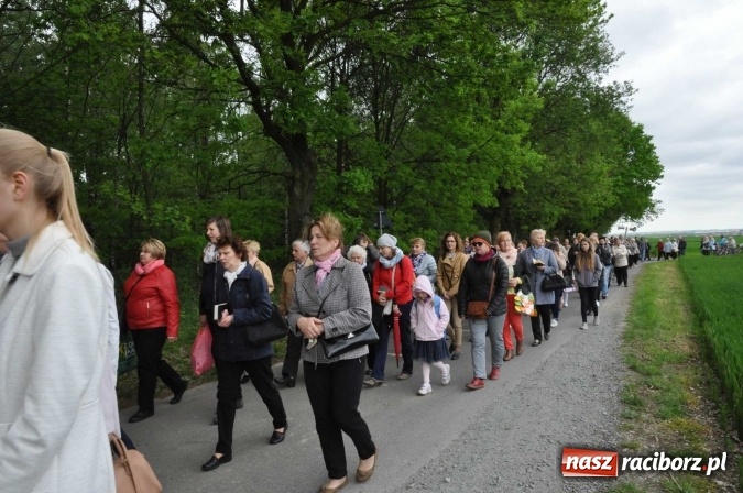 Zdjęcie w galerii na portalu naszraciborz.pl: W gościnie u świętego Urbana. Parafianie z Tworkowa, Bolesławia i czeskiej Haci na międzynarodowym odpuście wiadomości z regionu