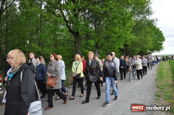 Zdjęcie w galerii na portalu naszraciborz.pl: W gościnie u świętego Urbana. Parafianie z Tworkowa, Bolesławia i czeskiej Haci na międzynarodowym odpuście wiadomości z regionu