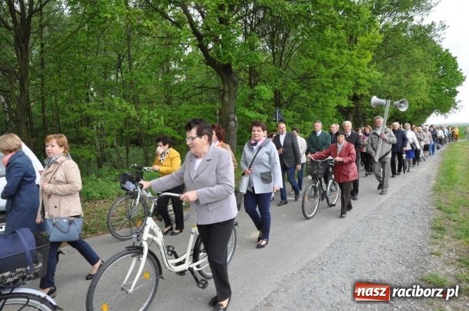 Zdjęcie w galerii na portalu naszraciborz.pl: W gościnie u świętego Urbana. Parafianie z Tworkowa, Bolesławia i czeskiej Haci na międzynarodowym odpuście wiadomości z regionu