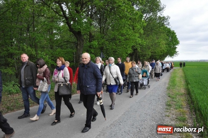 Zdjęcie w galerii na portalu naszraciborz.pl: W gościnie u świętego Urbana. Parafianie z Tworkowa, Bolesławia i czeskiej Haci na międzynarodowym odpuście wiadomości z regionu
