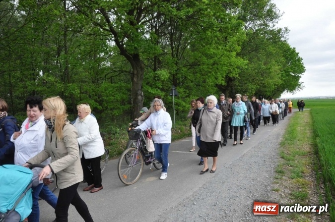 Zdjęcie w galerii na portalu naszraciborz.pl: W gościnie u świętego Urbana. Parafianie z Tworkowa, Bolesławia i czeskiej Haci na międzynarodowym odpuście wiadomości z regionu