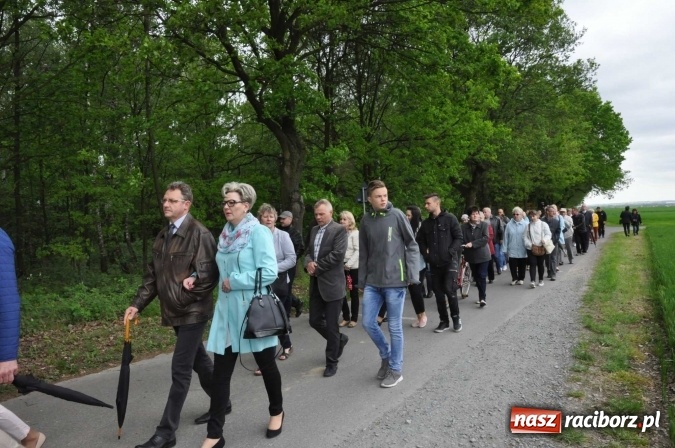 Zdjęcie w galerii na portalu naszraciborz.pl: W gościnie u świętego Urbana. Parafianie z Tworkowa, Bolesławia i czeskiej Haci na międzynarodowym odpuście wiadomości z regionu