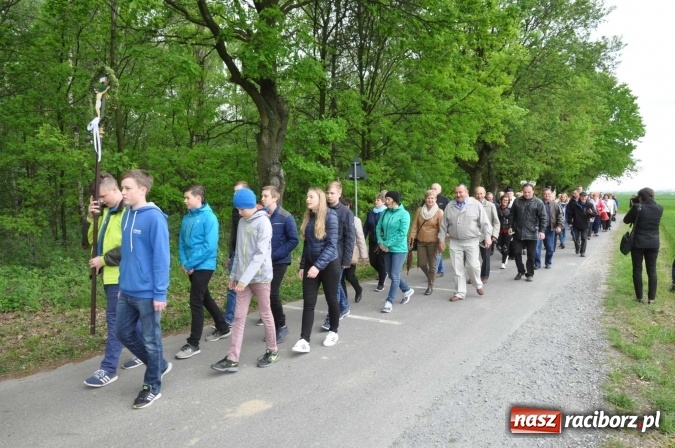 Zdjęcie w galerii na portalu naszraciborz.pl: W gościnie u świętego Urbana. Parafianie z Tworkowa, Bolesławia i czeskiej Haci na międzynarodowym odpuście wiadomości z regionu