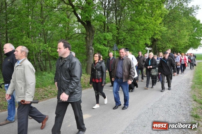 Zdjęcie w galerii na portalu naszraciborz.pl: W gościnie u świętego Urbana. Parafianie z Tworkowa, Bolesławia i czeskiej Haci na międzynarodowym odpuście wiadomości z regionu
