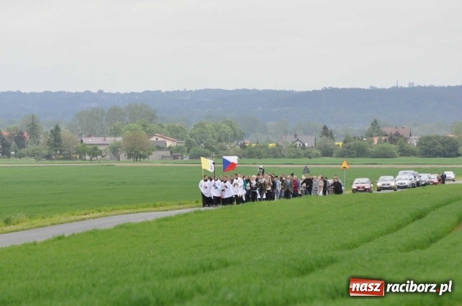 Zdjęcie w galerii na portalu naszraciborz.pl: W gościnie u świętego Urbana. Parafianie z Tworkowa, Bolesławia i czeskiej Haci na międzynarodowym odpuście wiadomości z regionu