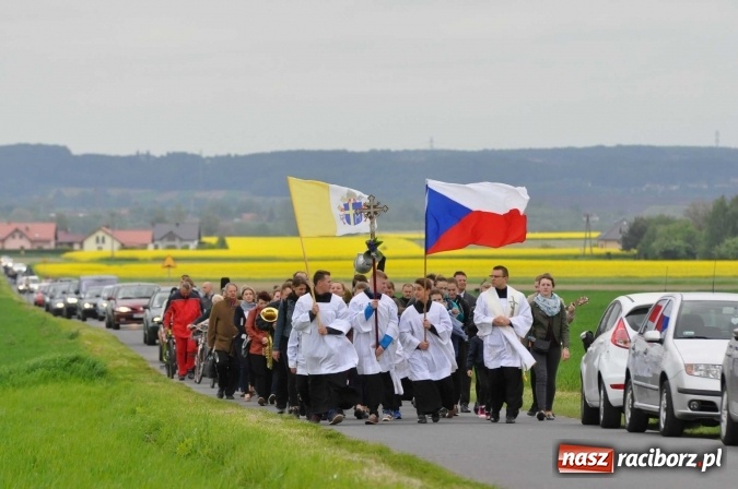 Zdjęcie w galerii na portalu naszraciborz.pl: W gościnie u świętego Urbana. Parafianie z Tworkowa, Bolesławia i czeskiej Haci na międzynarodowym odpuście wiadomości z regionu