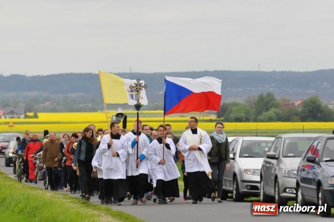 Zdjęcie w galerii na portalu naszraciborz.pl: W gościnie u świętego Urbana. Parafianie z Tworkowa, Bolesławia i czeskiej Haci na międzynarodowym odpuście wiadomości z regionu